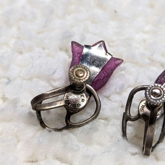 Vintage 40's /50's Sterling Silver & Purple Lucite Tulip Screw Back Earrings - Picture 2 of 11